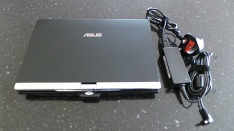 Asus Eee PC Touch T101MT-BLK097M Closed